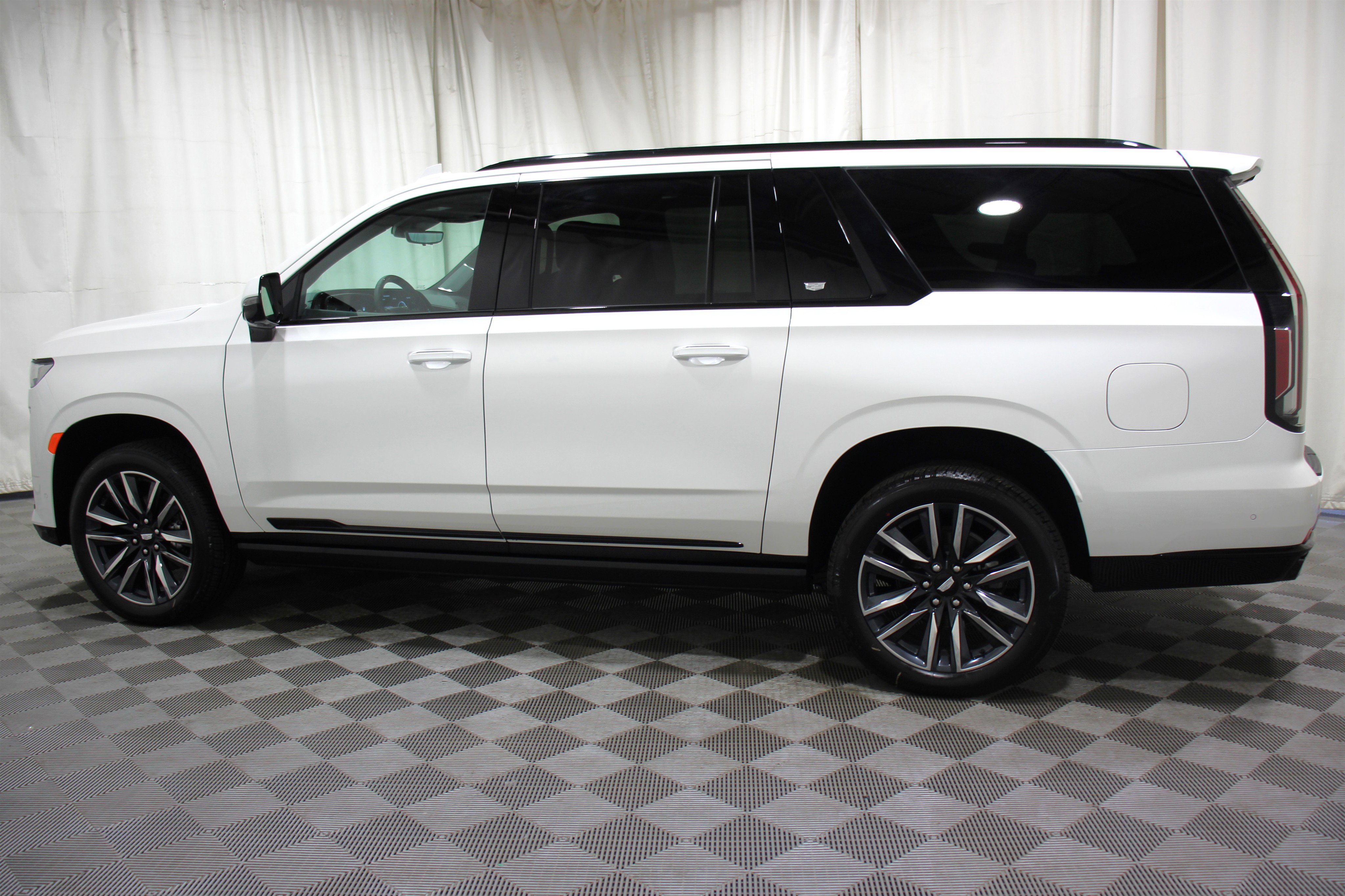 2024 Cadillac Escalade ESV Sport Platinum photo 29