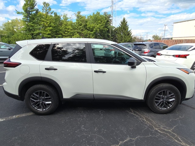 2024 Nissan Rogue S photo 7