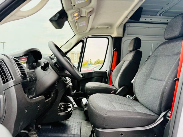 2025 Ram ProMaster 2500 photo 4