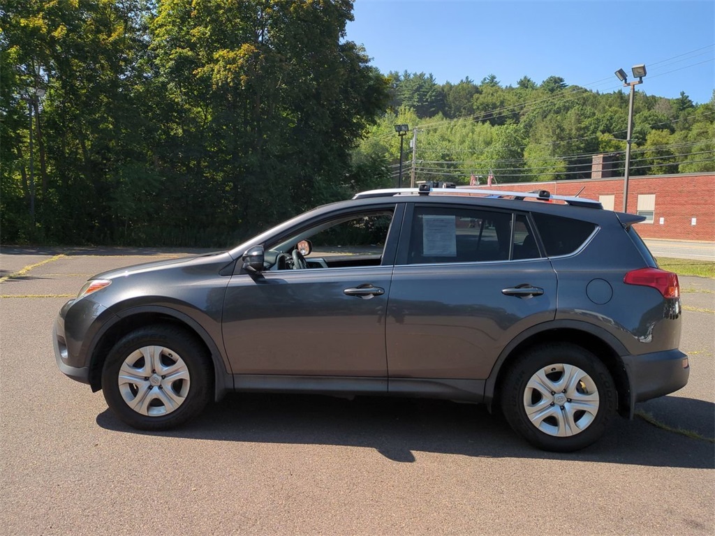 2014 Toyota RAV4 LE photo 7