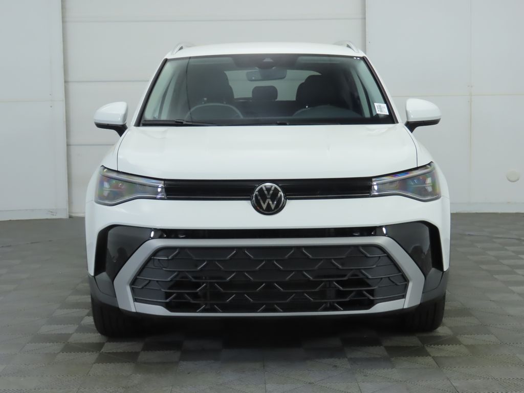2025 Volkswagen Taos SE photo 3