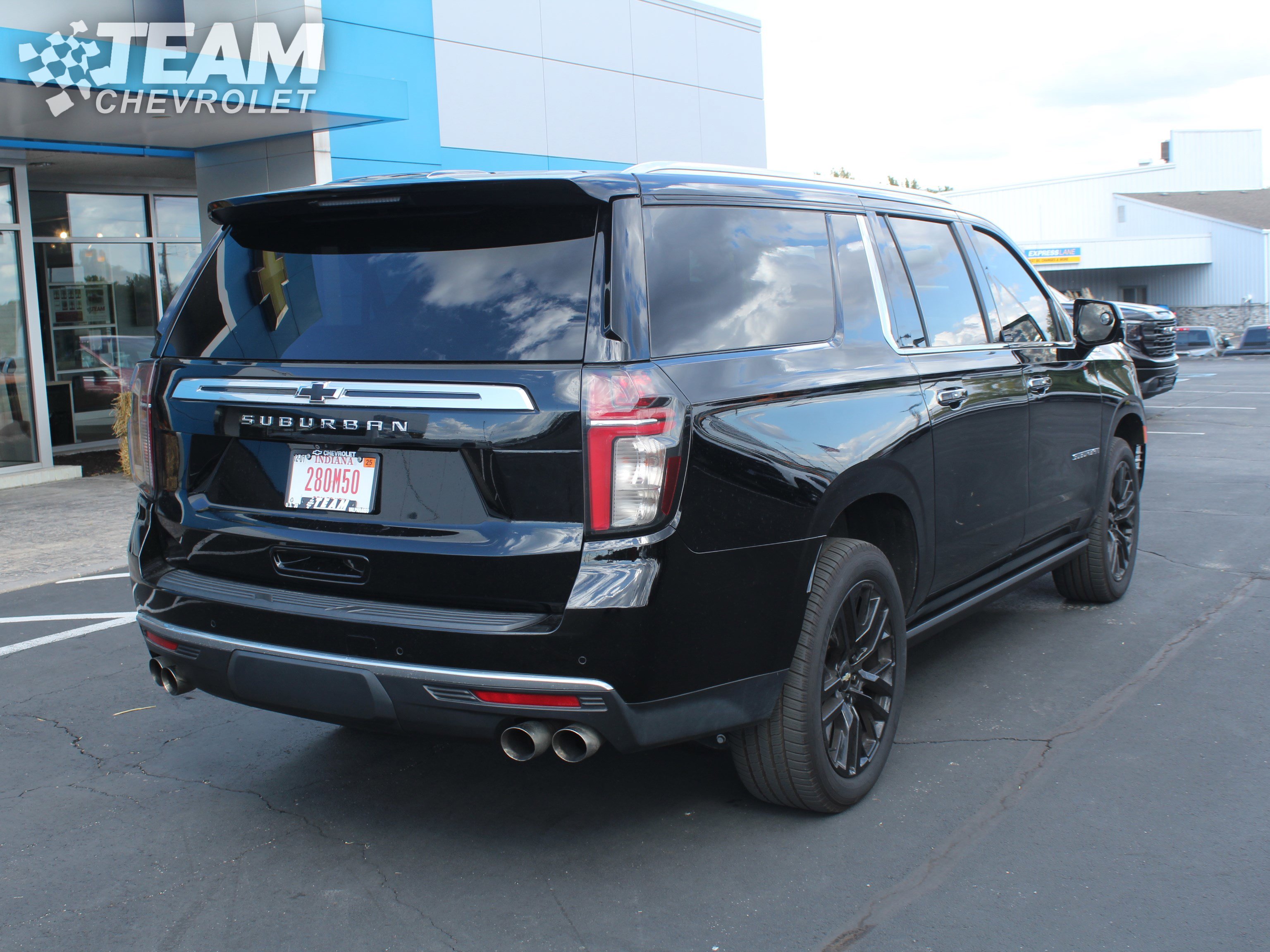 2021 Chevrolet Suburban High Country photo 4