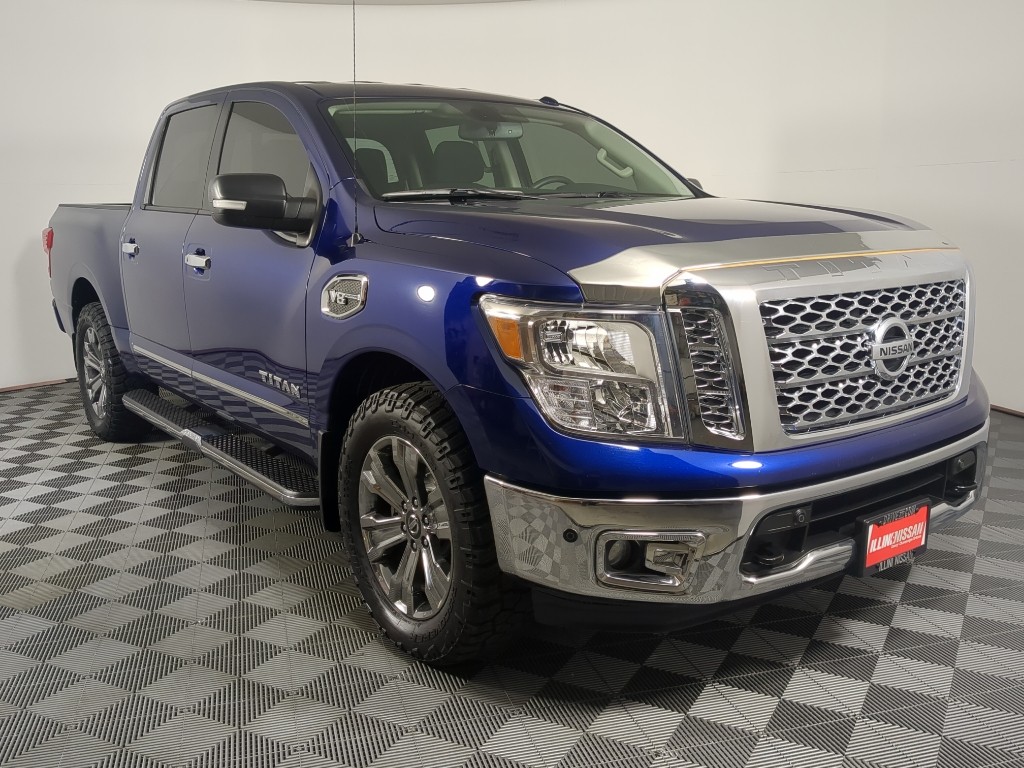 2017 Nissan Titan SV's photo