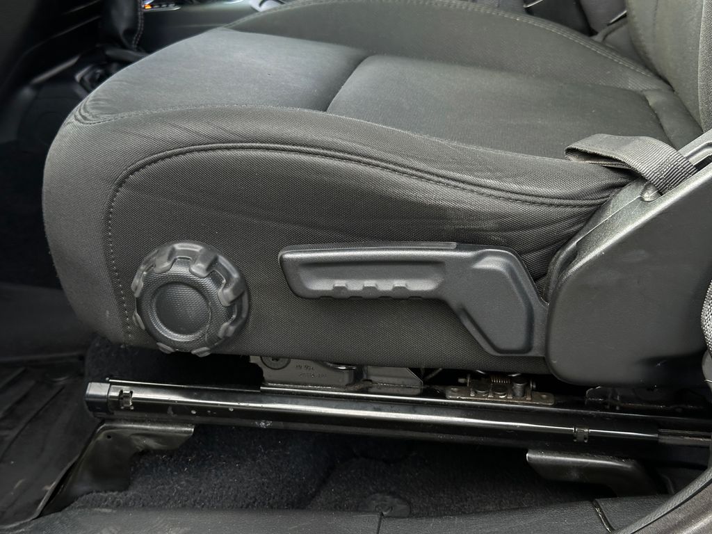 2020 Jeep Wrangler Unlimited Sahara photo 15
