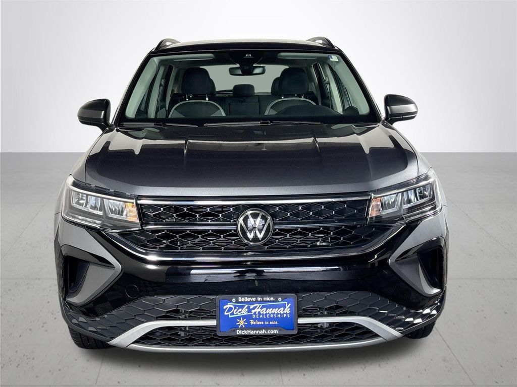 2024 Volkswagen Taos S photo 3