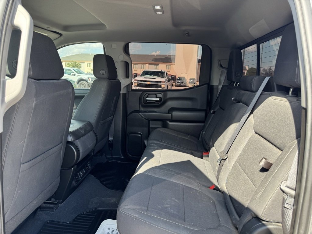 2021 Chevrolet Silverado 1500 LT photo 2