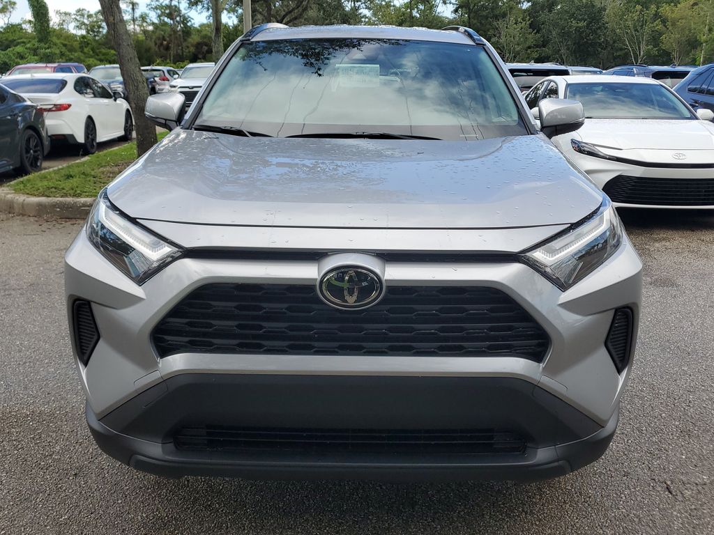 2025 Toyota RAV4 Hybrid XLE photo 2