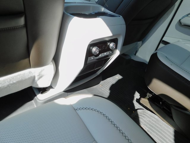 2024 Gmc Acadia Denali photo 16
