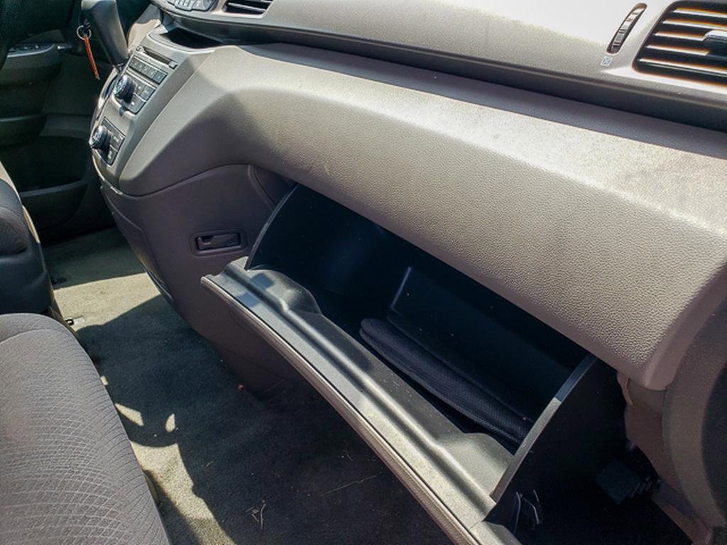 2016 Honda Odyssey LX photo 28