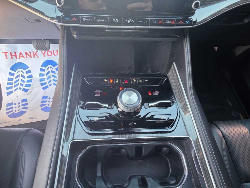 2022 Jeep Wagoneer Series III photo 17