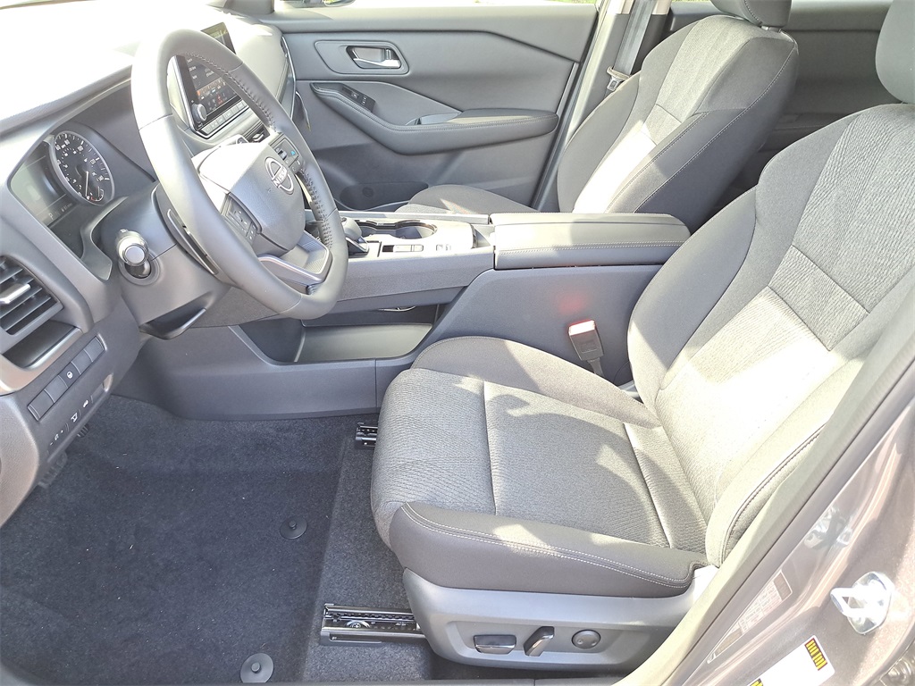 2026 Nissan Rogue SV photo 19