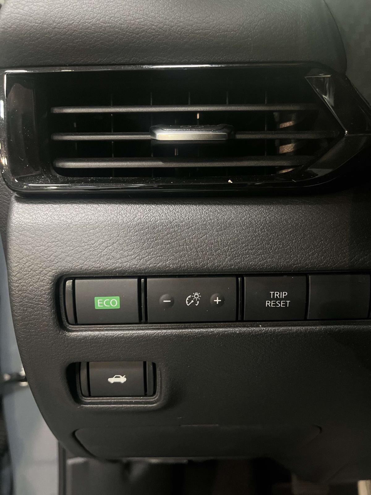 2025 Nissan Sentra SV photo 26