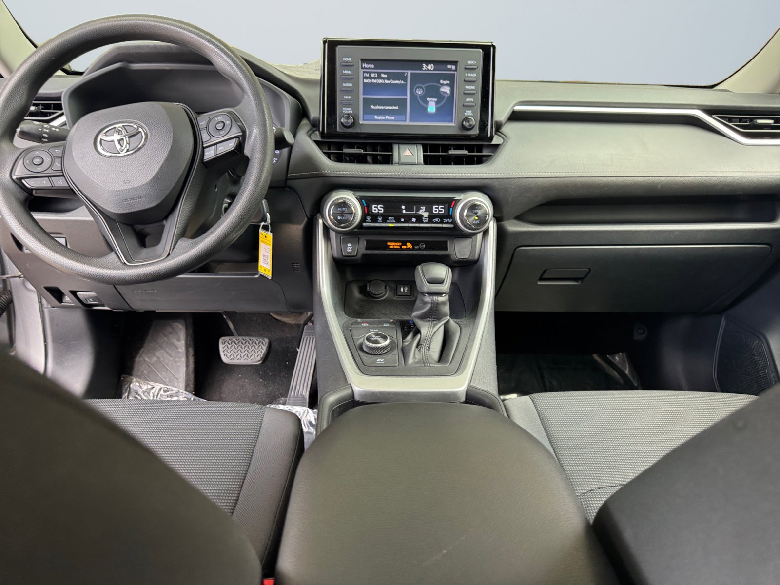 2019 Toyota RAV4 LE photo 10