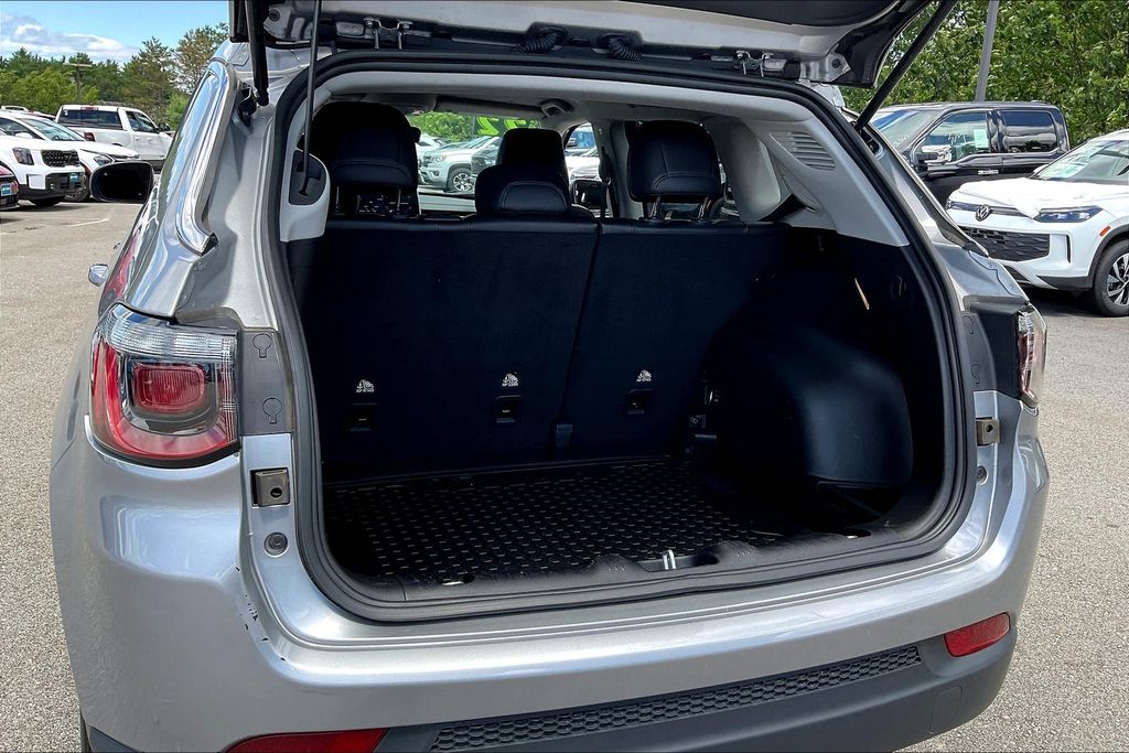 2022 Jeep Compass Latitude photo 34