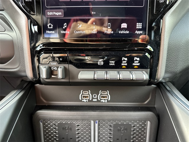 2025 Ram 2500 Laramie photo 17
