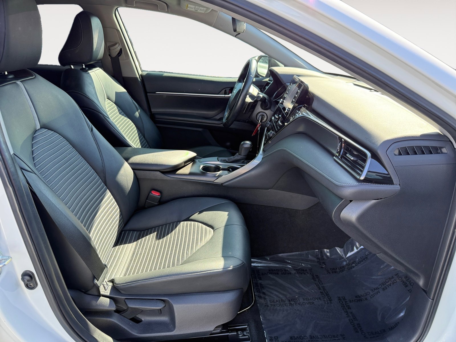2021 Toyota Camry SE photo 19