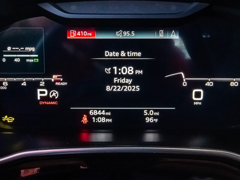 2024 Audi Q3 45 TFSI S line Premium photo 10