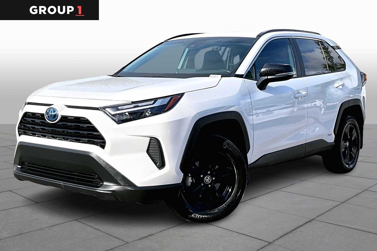 2024 Toyota RAV4 XLE's photo
