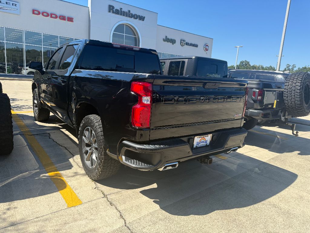 2021 Chevrolet Silverado 1500 RST photo 3