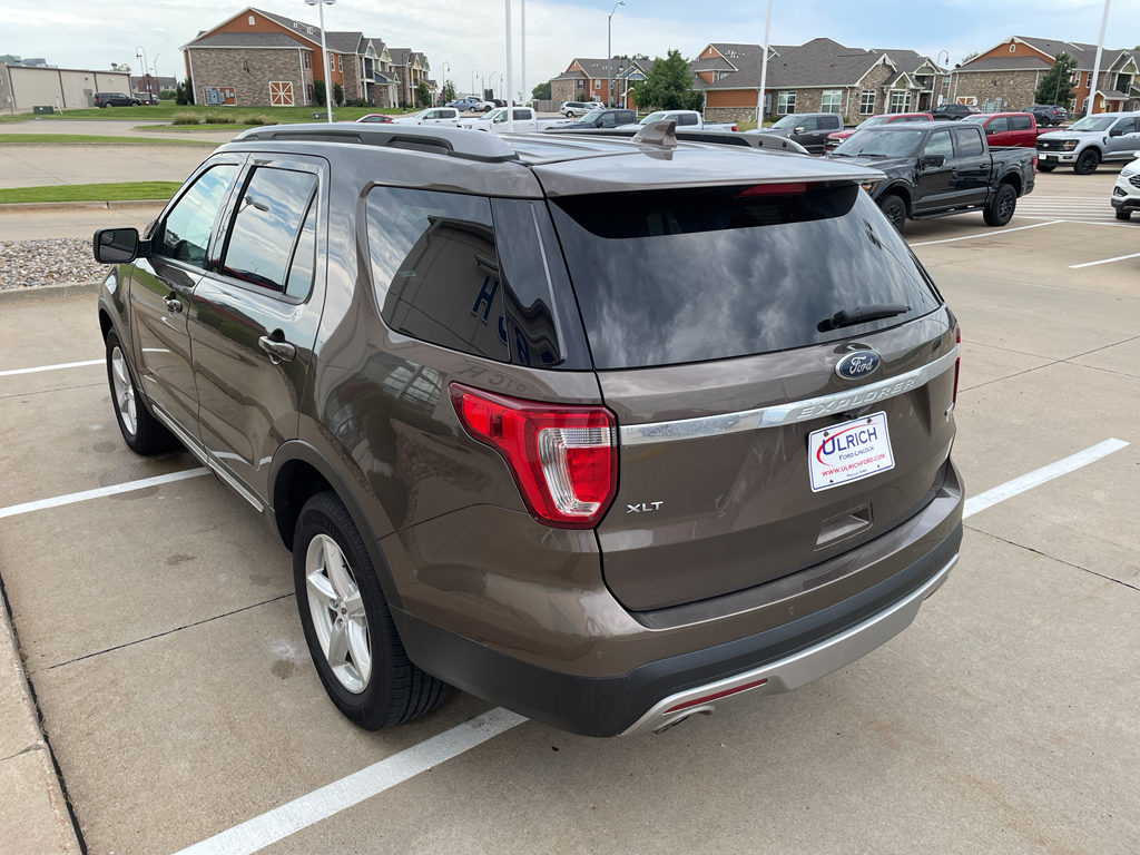 2016 Ford Explorer XLT photo 5