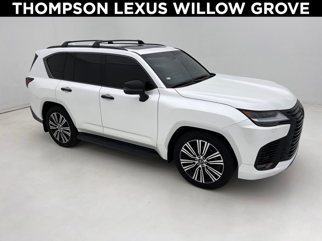 2024 Lexus LX Luxury's photo