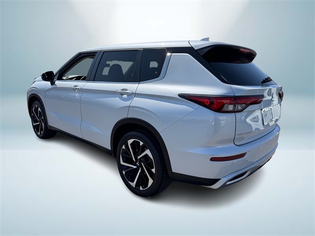 2024 Mitsubishi Outlander SE photo 4