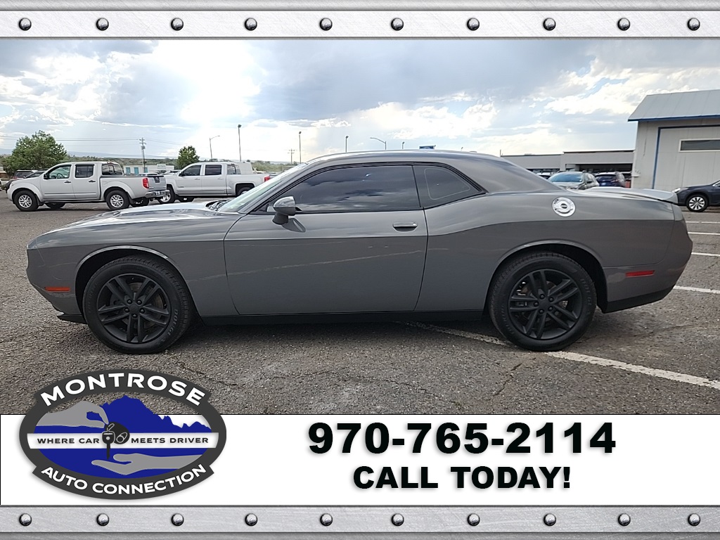 2019 Dodge Challenger SXT photo 4