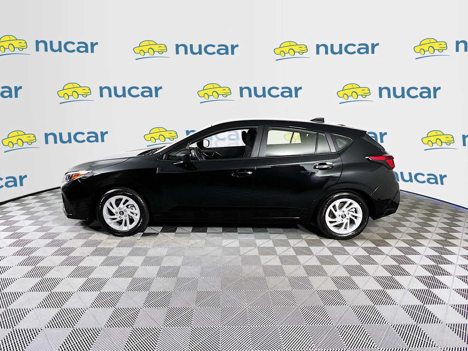 2025 Subaru Impreza Base photo 4