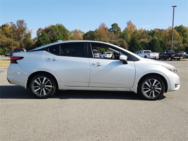 2025 Nissan Versa SV photo 2