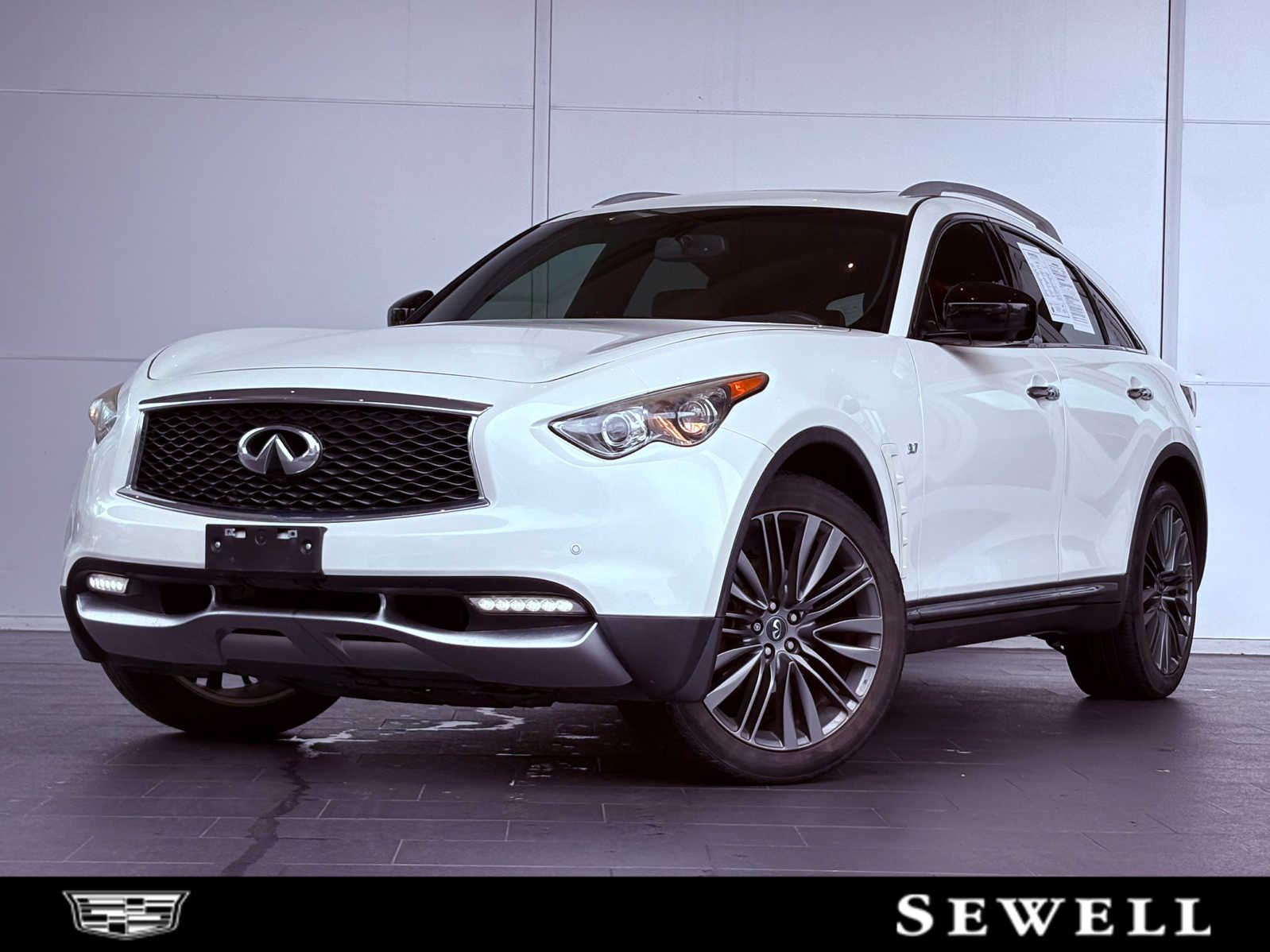 2017 INFINITI QX70 Base's photo