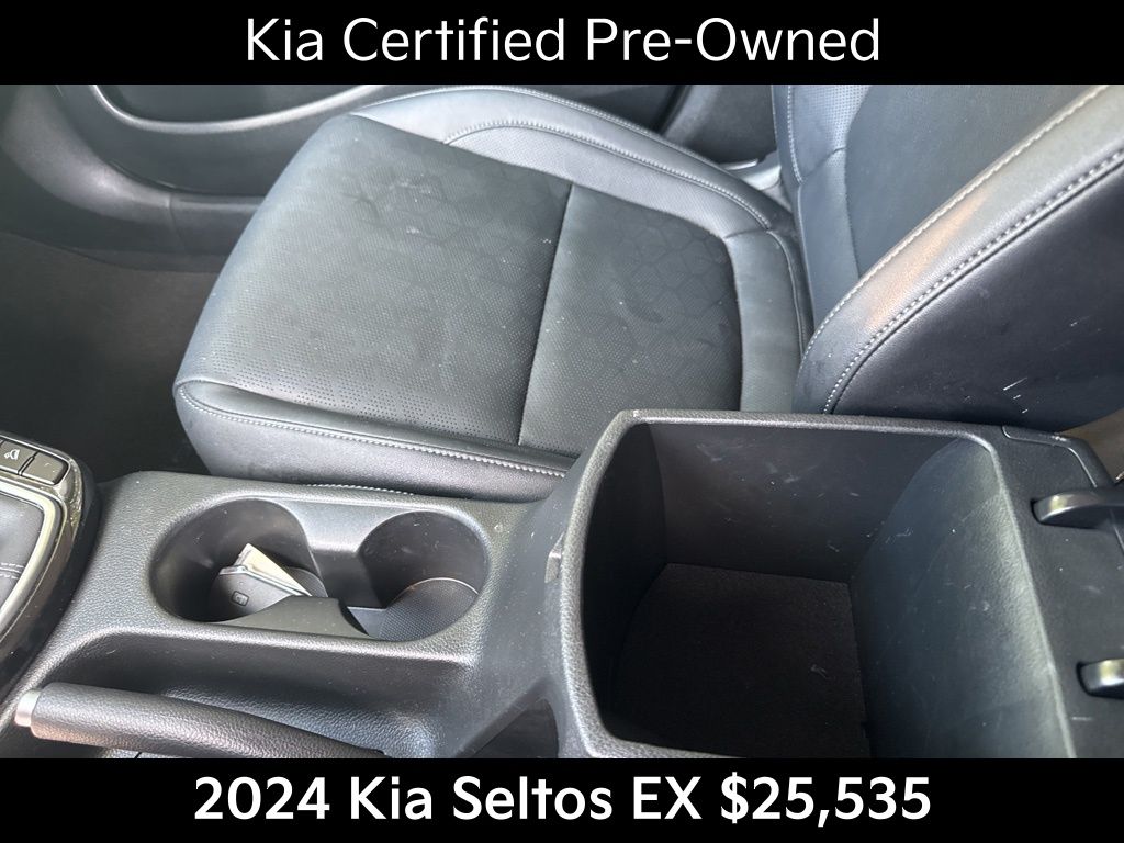 2024 Kia Seltos EX photo 21