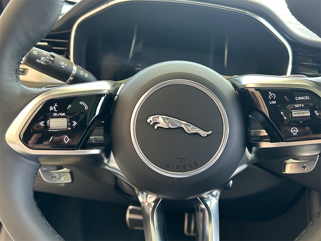 2024 Jaguar XF P300 R-Dynamic SE photo 11