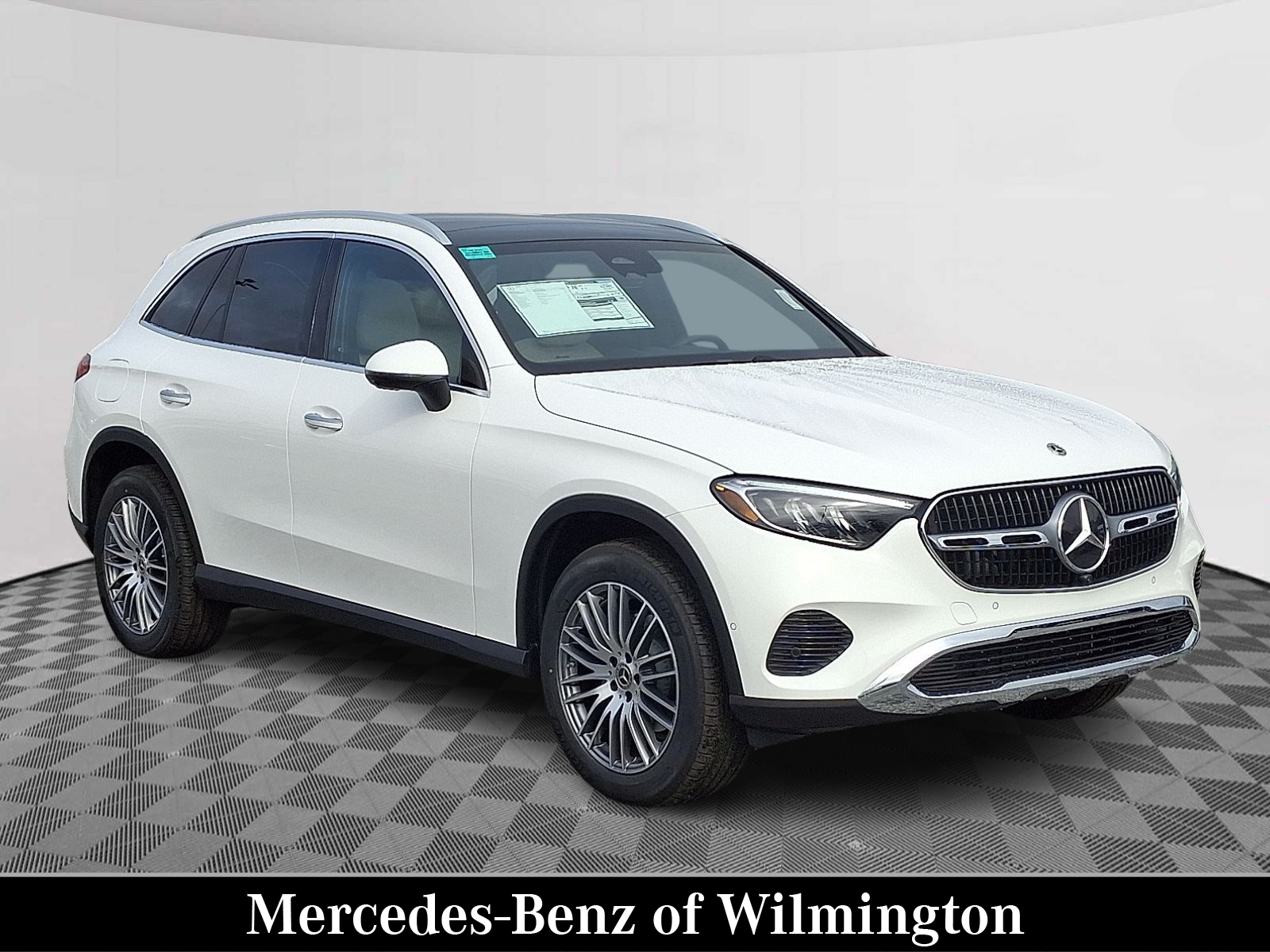 2026 Mercedes-Benz GLC Base's photo