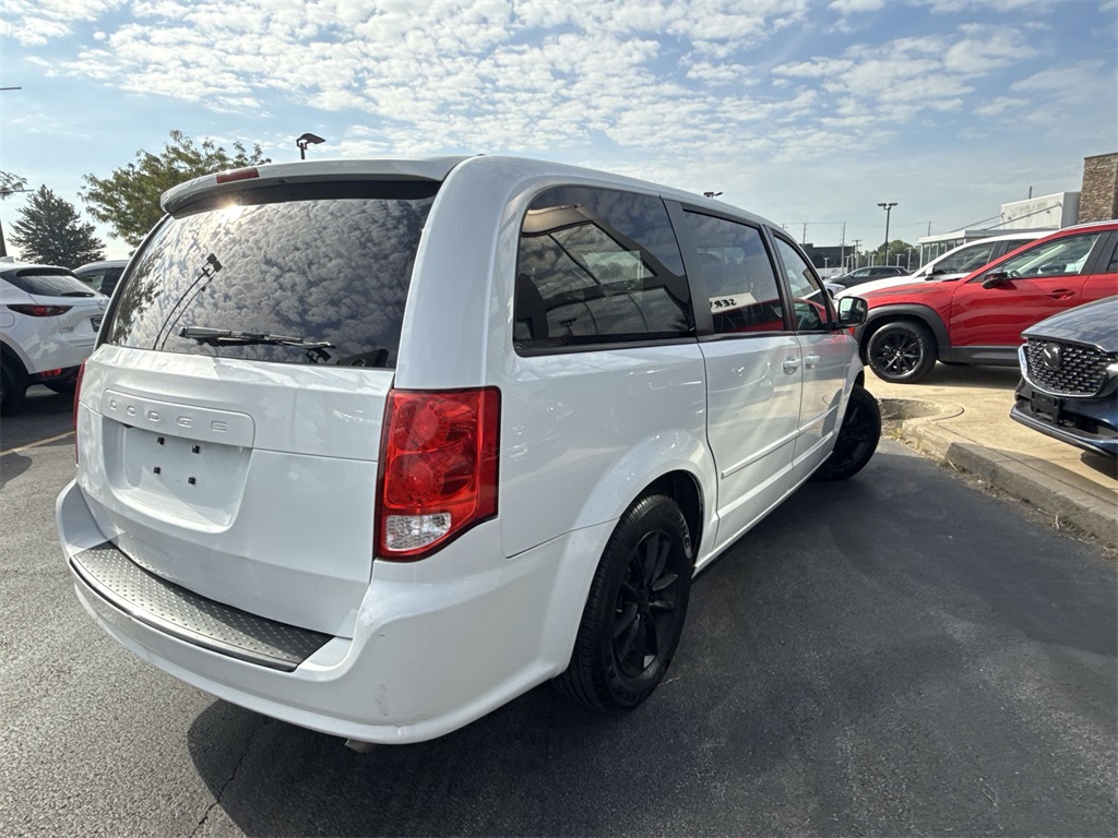 2017 Dodge Grand Caravan SE photo 2