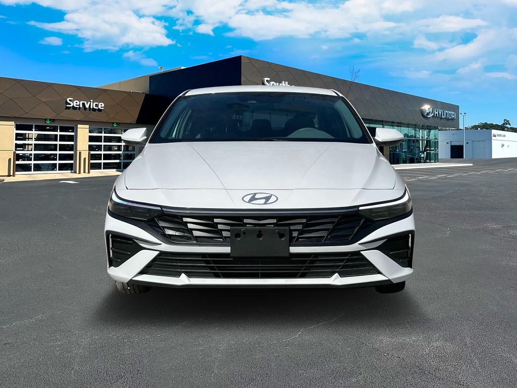 2025 Hyundai Elantra SE photo 12