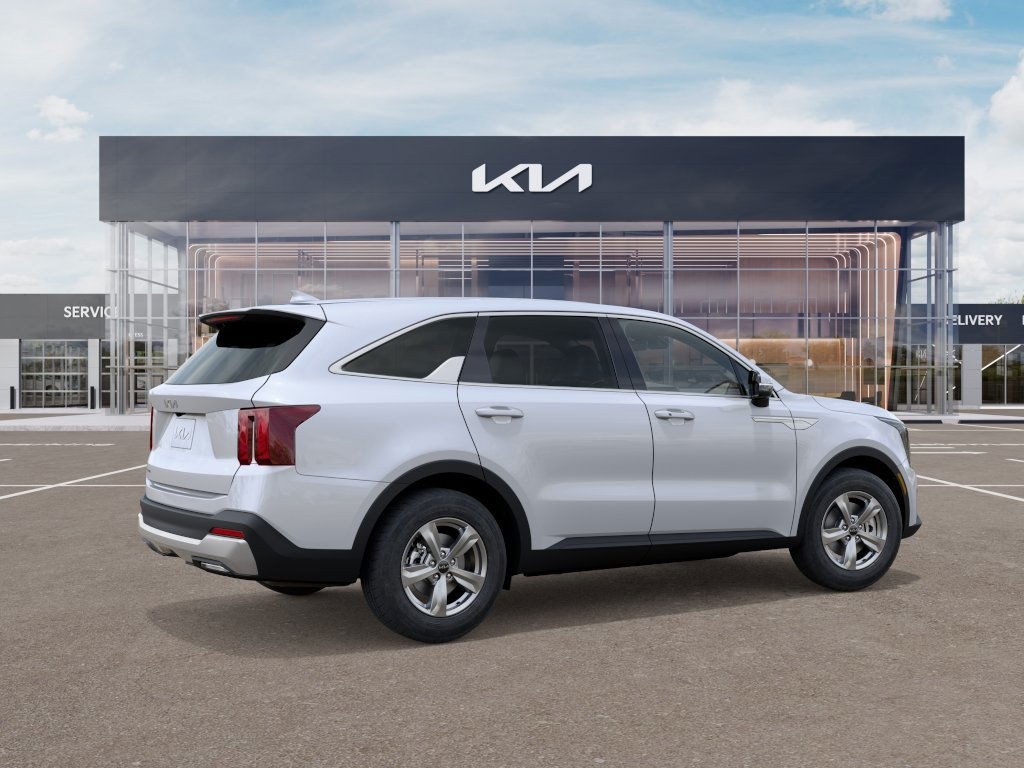 2026 Kia Sorento LX photo 2