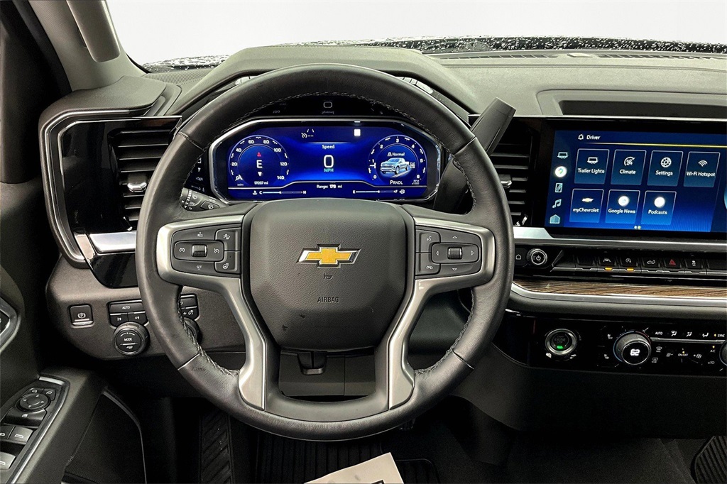 2022 Chevrolet Silverado 1500 LT photo 5