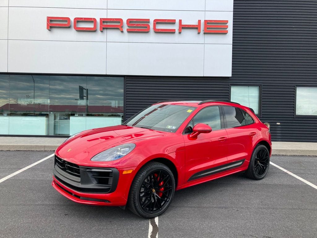 2024 Porsche Macan GTS's photo