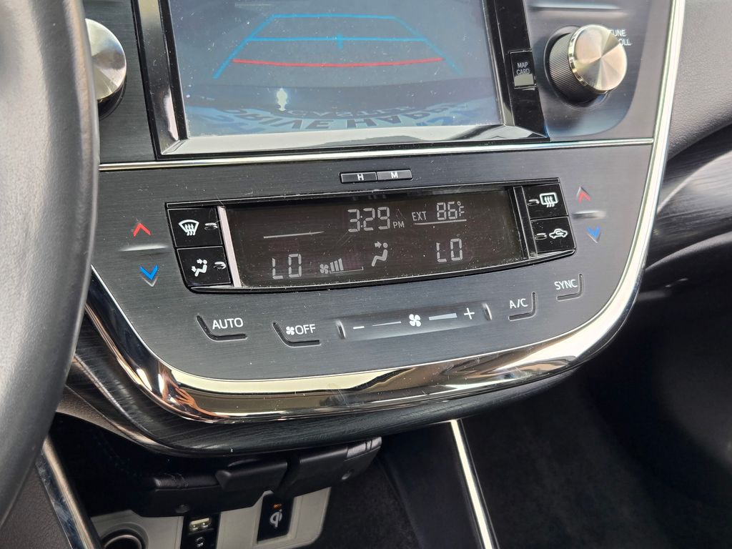 2016 Toyota Avalon Touring photo 24