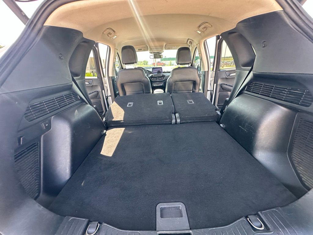 2022 Ford Escape Titanium photo 28