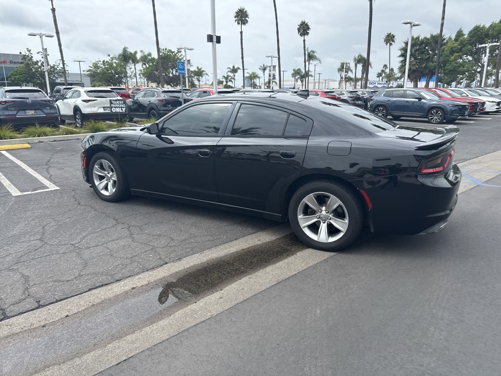 2017 Dodge Charger SXT photo 19
