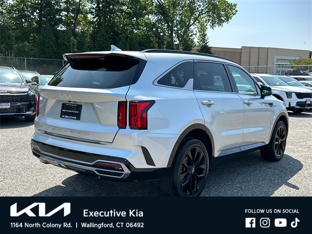 2022 Kia Sorento SX photo 2