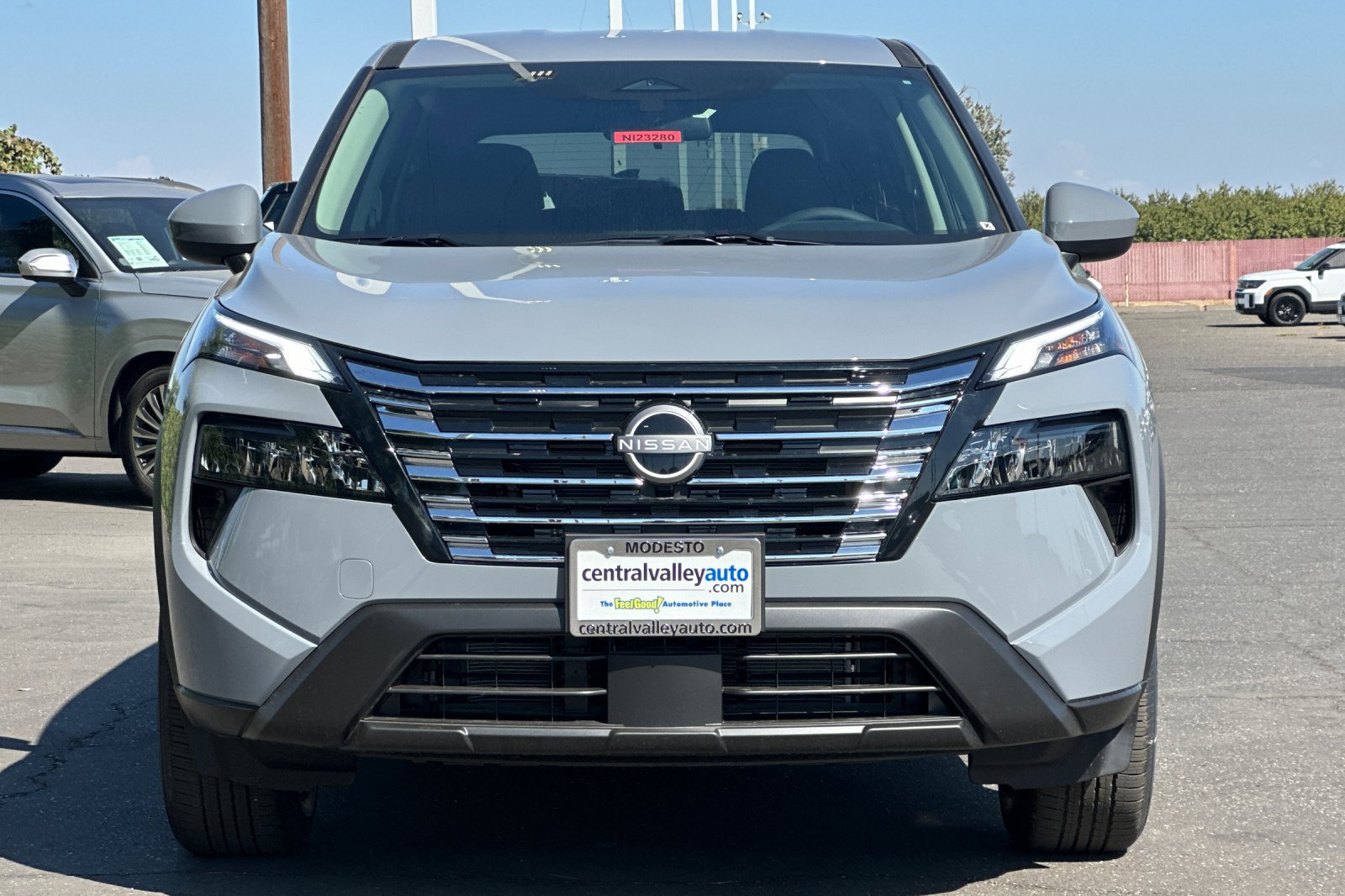 2026 Nissan Rogue SV photo 9