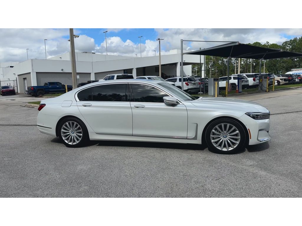 2022 Bmw 740Li 7-Series photo 2