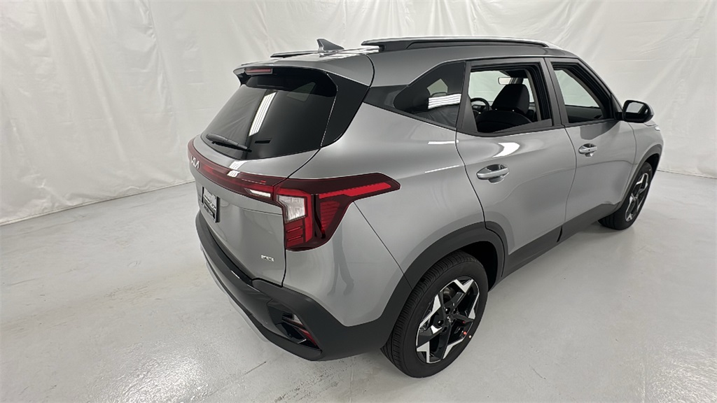 2026 Kia Seltos S photo 2