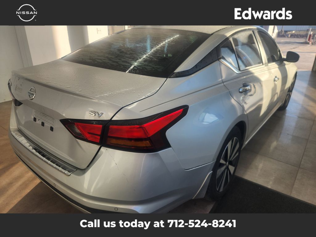 2022 Nissan Altima 2.5 SV photo 2