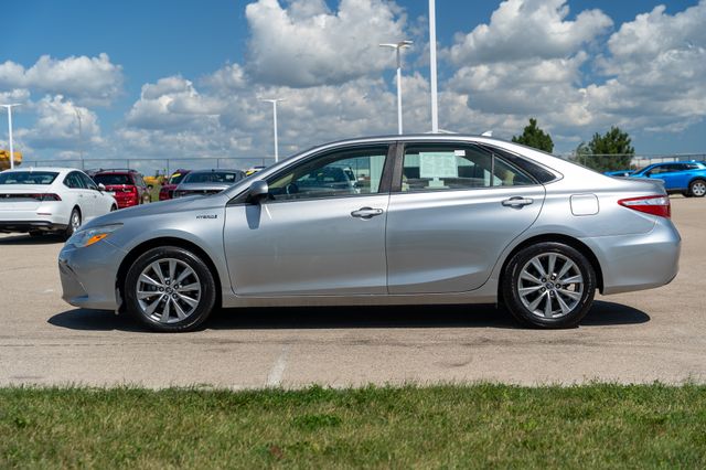 2017 Toyota Camry Hybrid photo 4