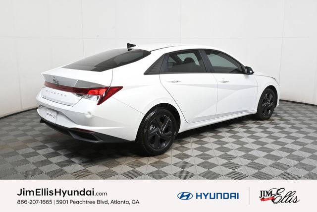 2022 Hyundai Elantra SEL Convenience photo 25