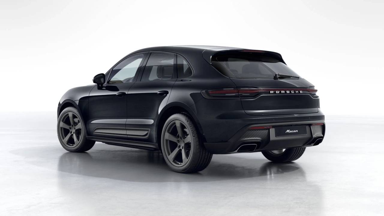 2026 Porsche Macan T photo 2