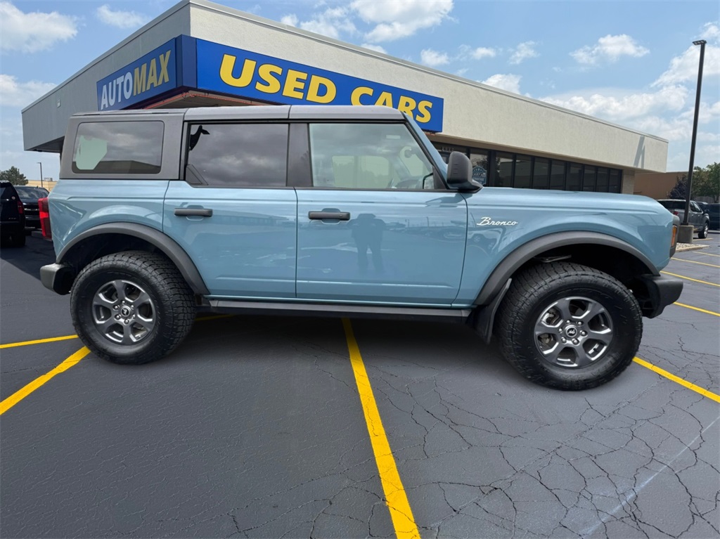 2022 Ford Bronco Big Bend photo 2